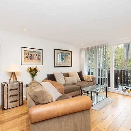 Immaculate 2Br Flat, Greenwich, 2 Min Maze Hill St